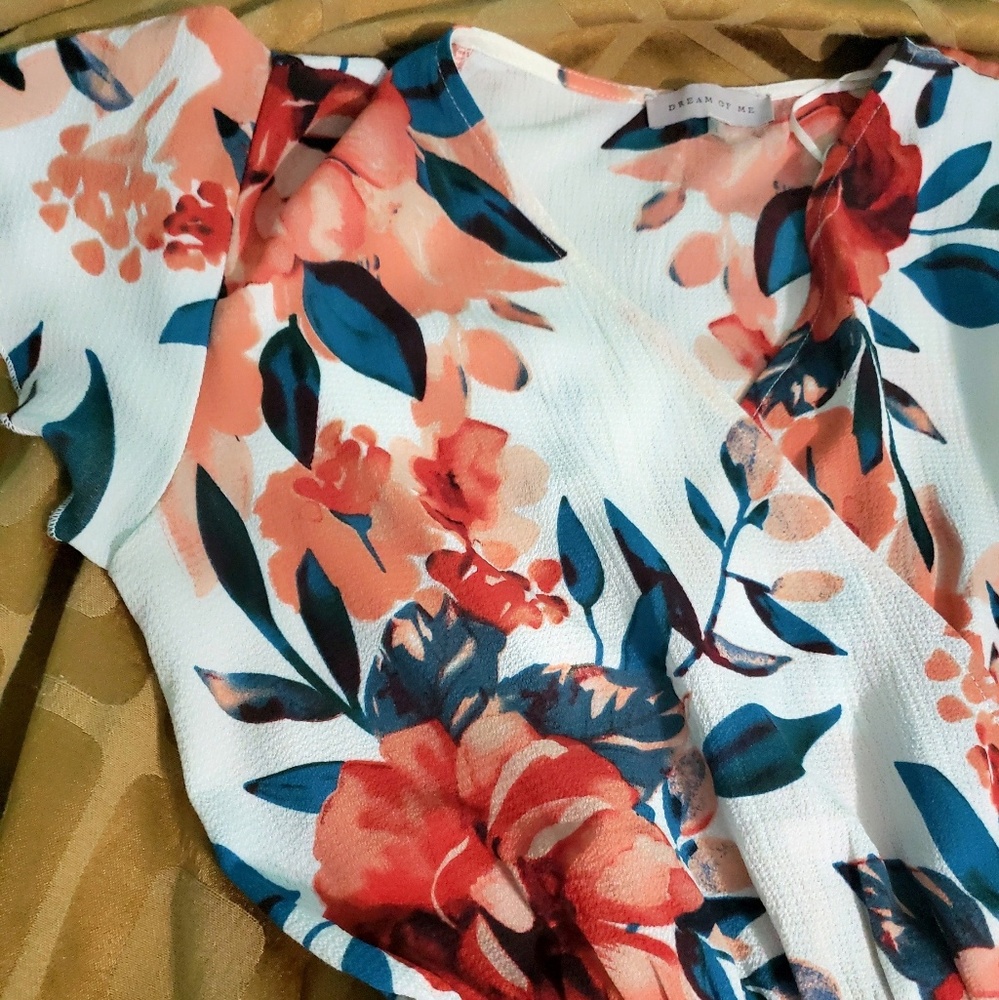 •Floral Design - Picture 2 of 3